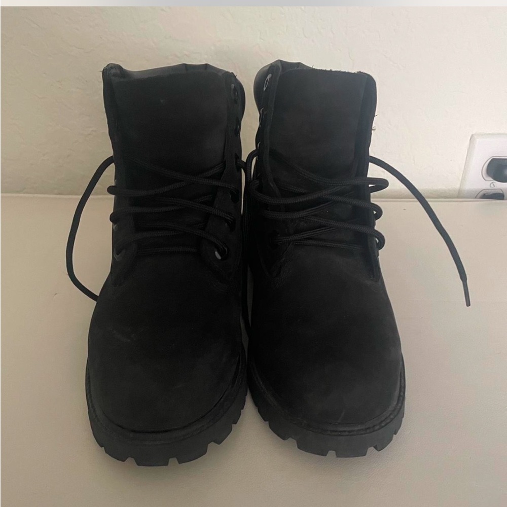 Black timberland boots